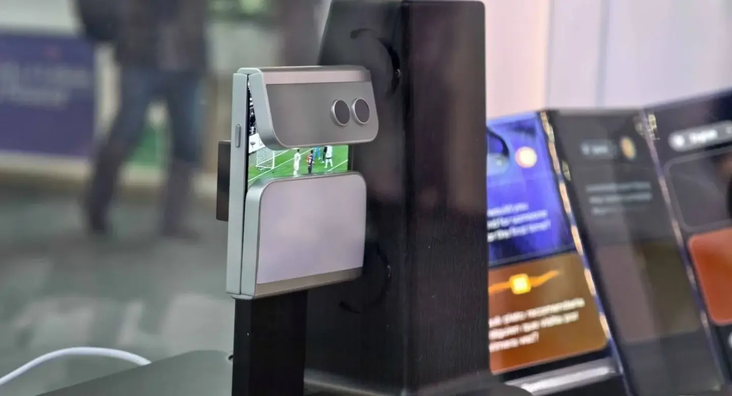 سامسونگ و نمایشگرهای تاشو؛ نوآوری یا صرفاً یک آزمایش؟