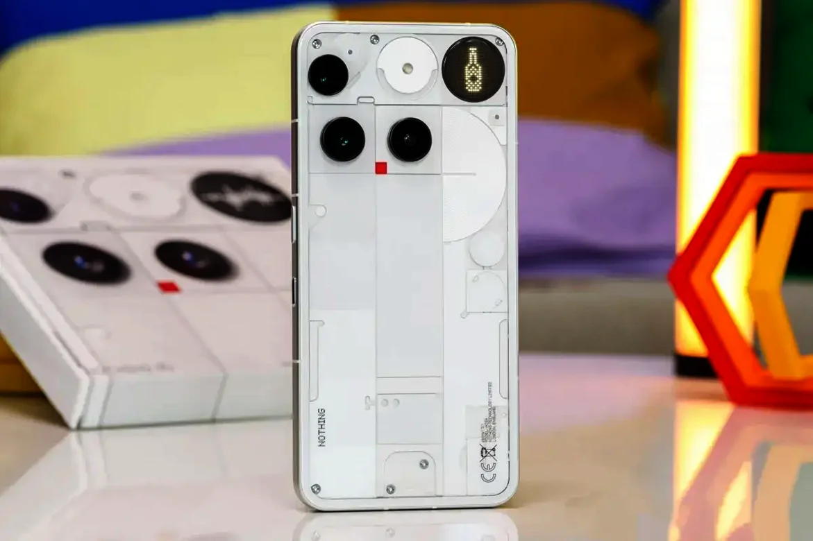 طراحی و کیفیت ساخت  Nothing Phone 3a؛ مینیمالیسم شفاف با حس مدرن